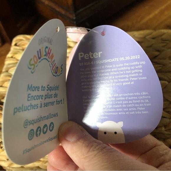 Squishmallows Peter the Easter pig in 3” clip - Picture 8 of 9